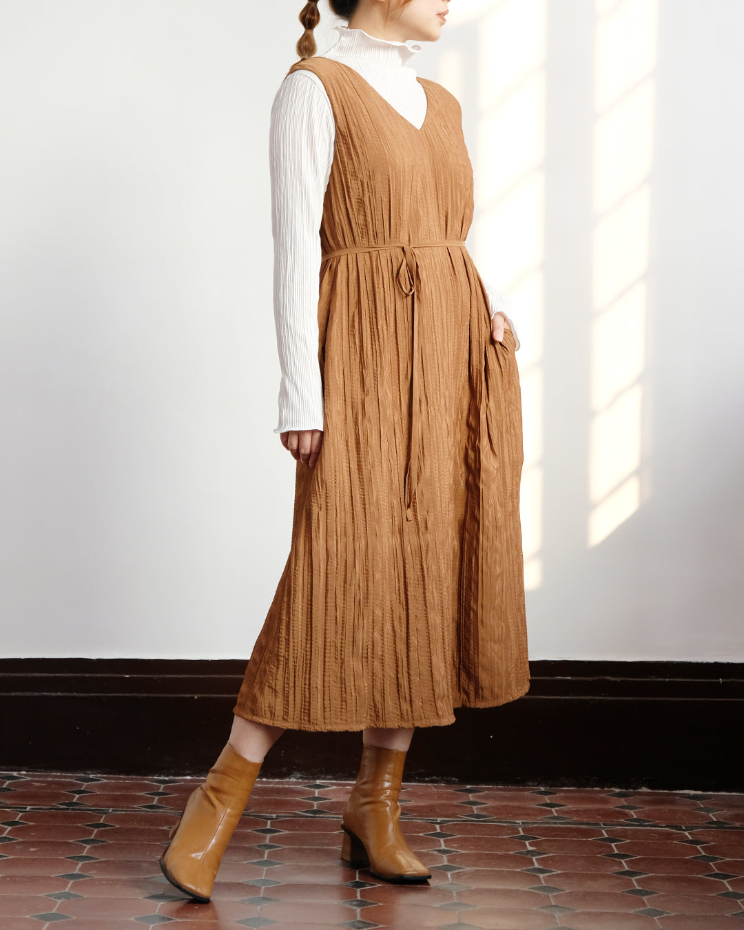 Relaxed Dress in Crinkle Fabric (Caramel)