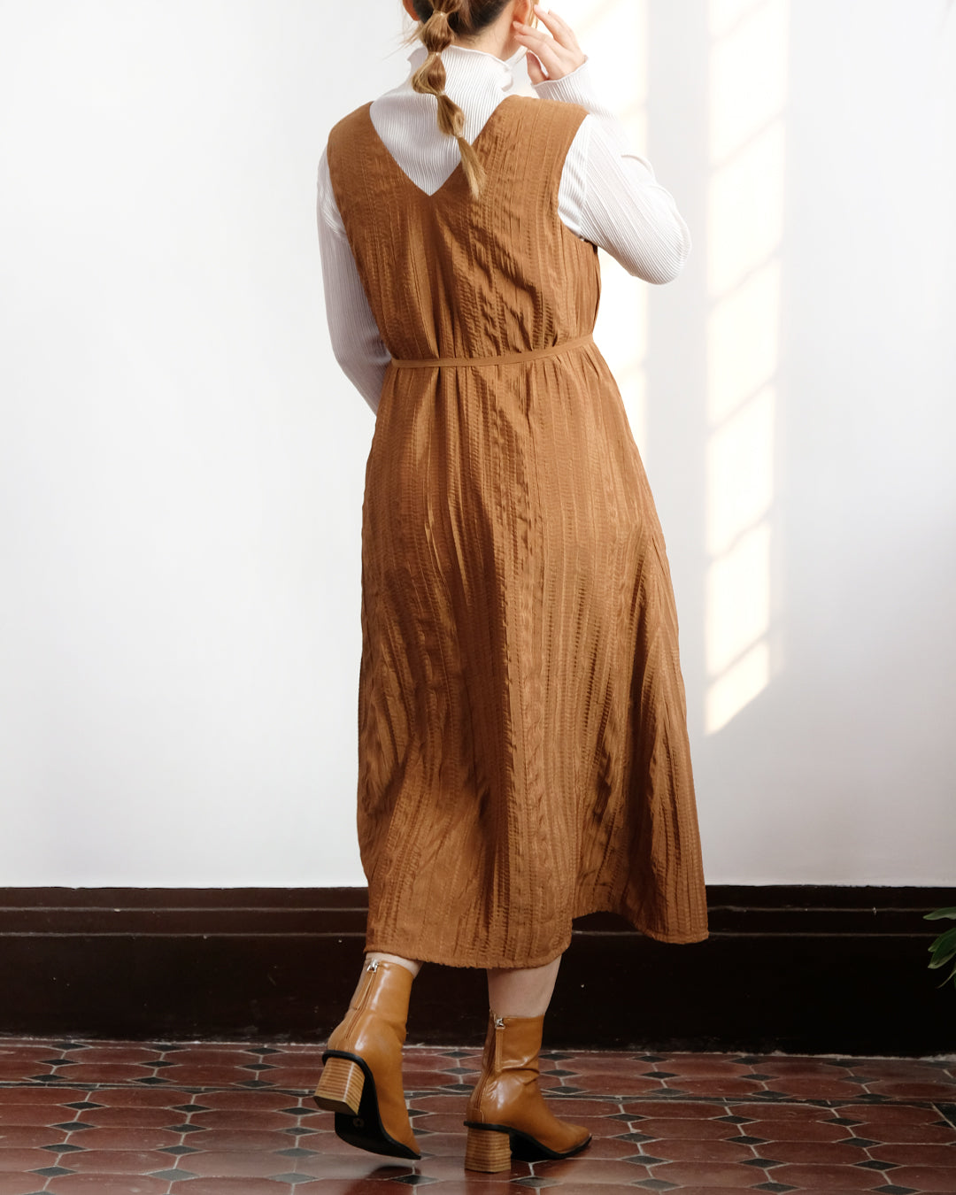 Relaxed Dress in Crinkle Fabric (Caramel)