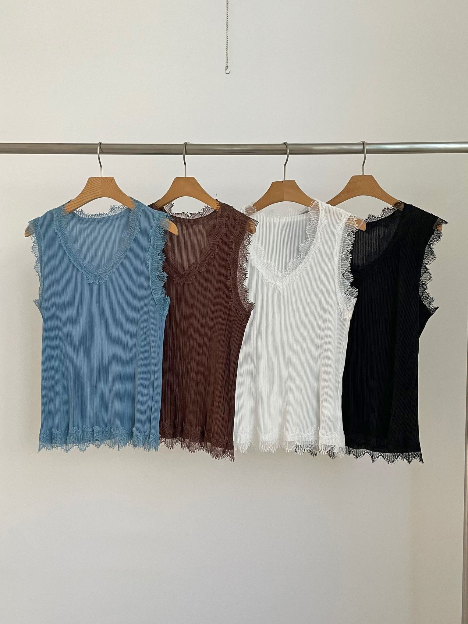 Lace Trim Pleated Vest (4 Colors)