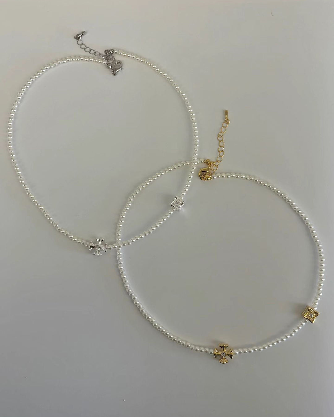 The Cross & Faux Pearl Choker (2 Colors)
