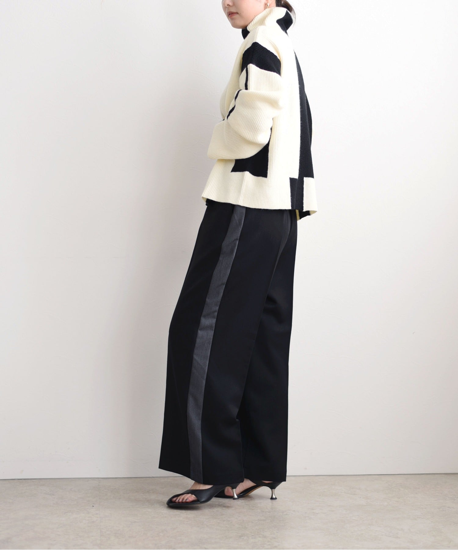 2-Tone Pants w/ Ribbon Trimmed (2 color)