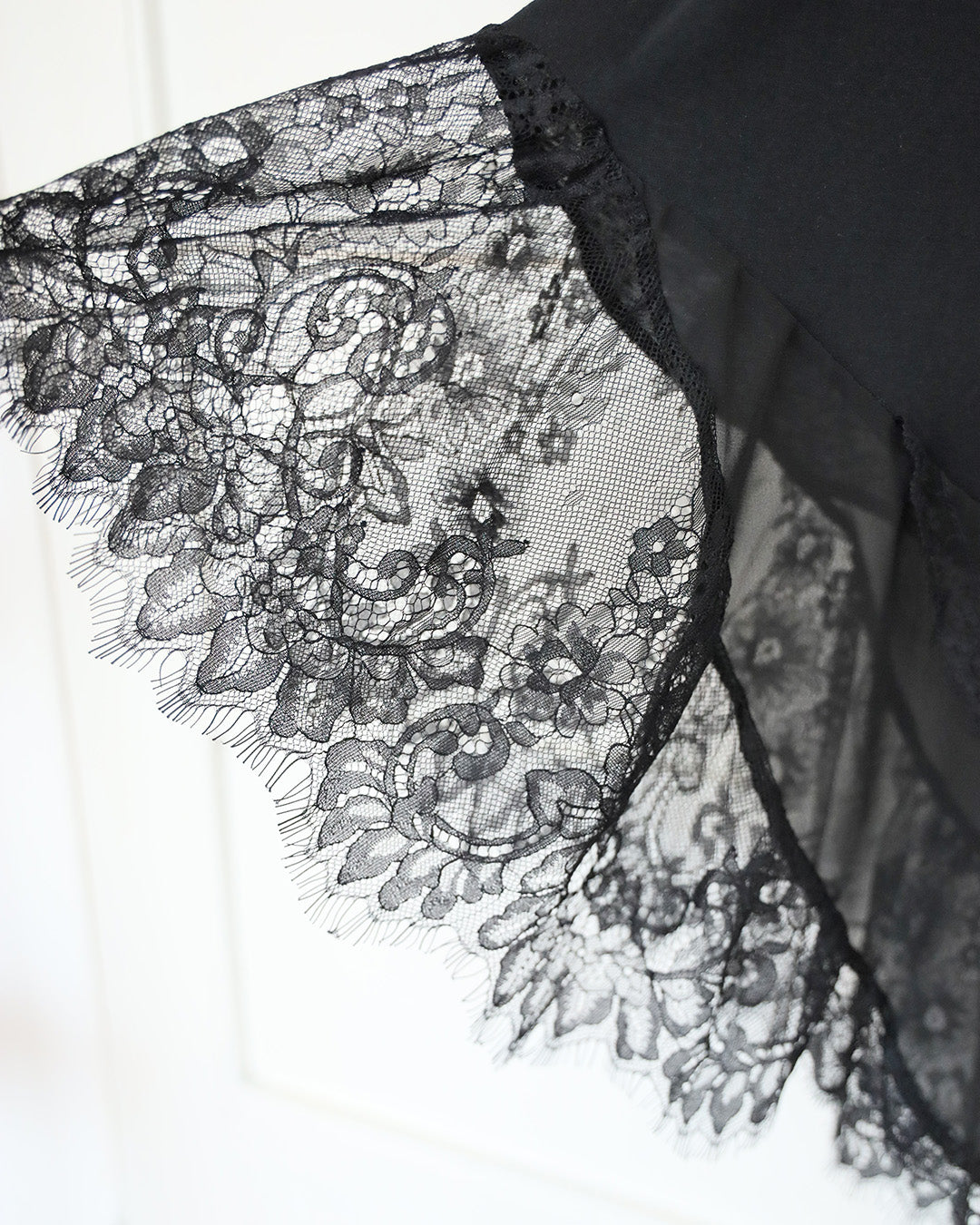 Lace Hem Tee (2 Colors)