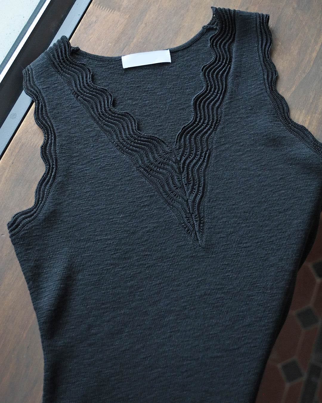 Wavy Trim Vest
