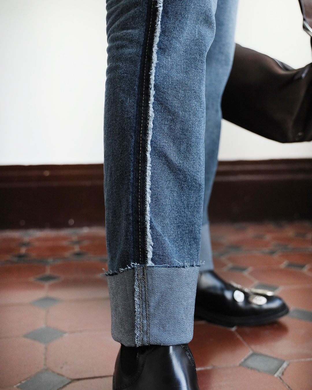 Straight Leg Patch Jeans (Size S-XL)