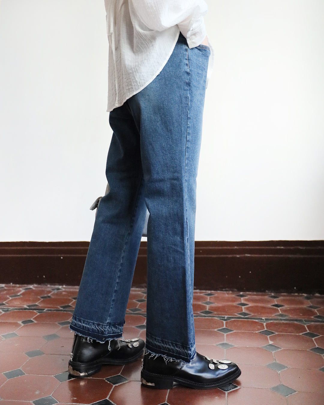 Front Split Flared Jeans (Size L)