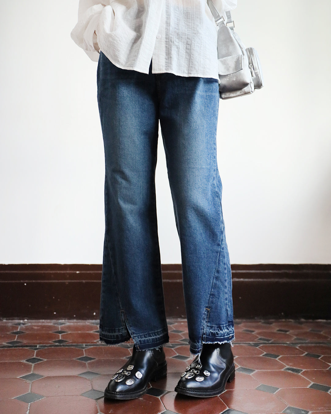 Front Split Flared Jeans (Size L)