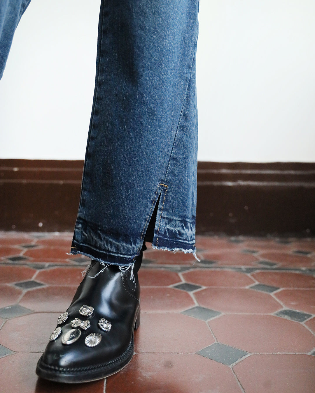 Front Split Flared Jeans (Size L)