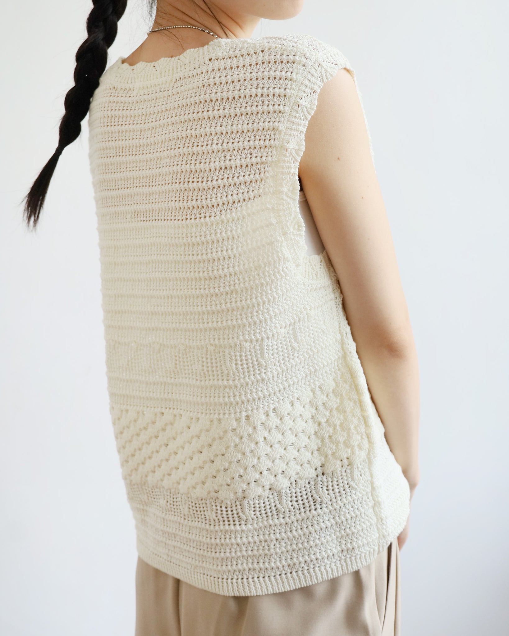 Lettering Knit Vest (2 colors)