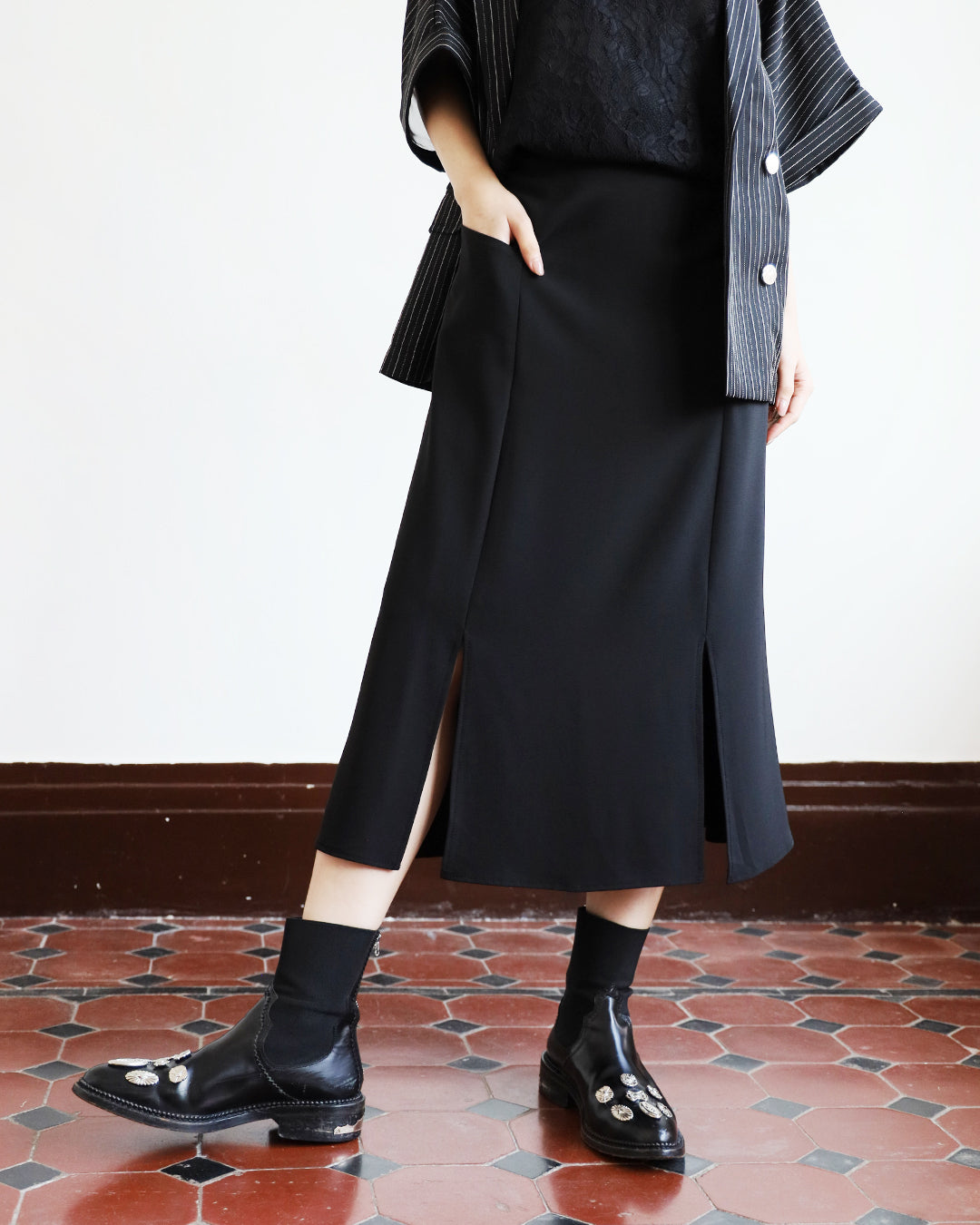 Front Split Midi Skirt (2 colors)