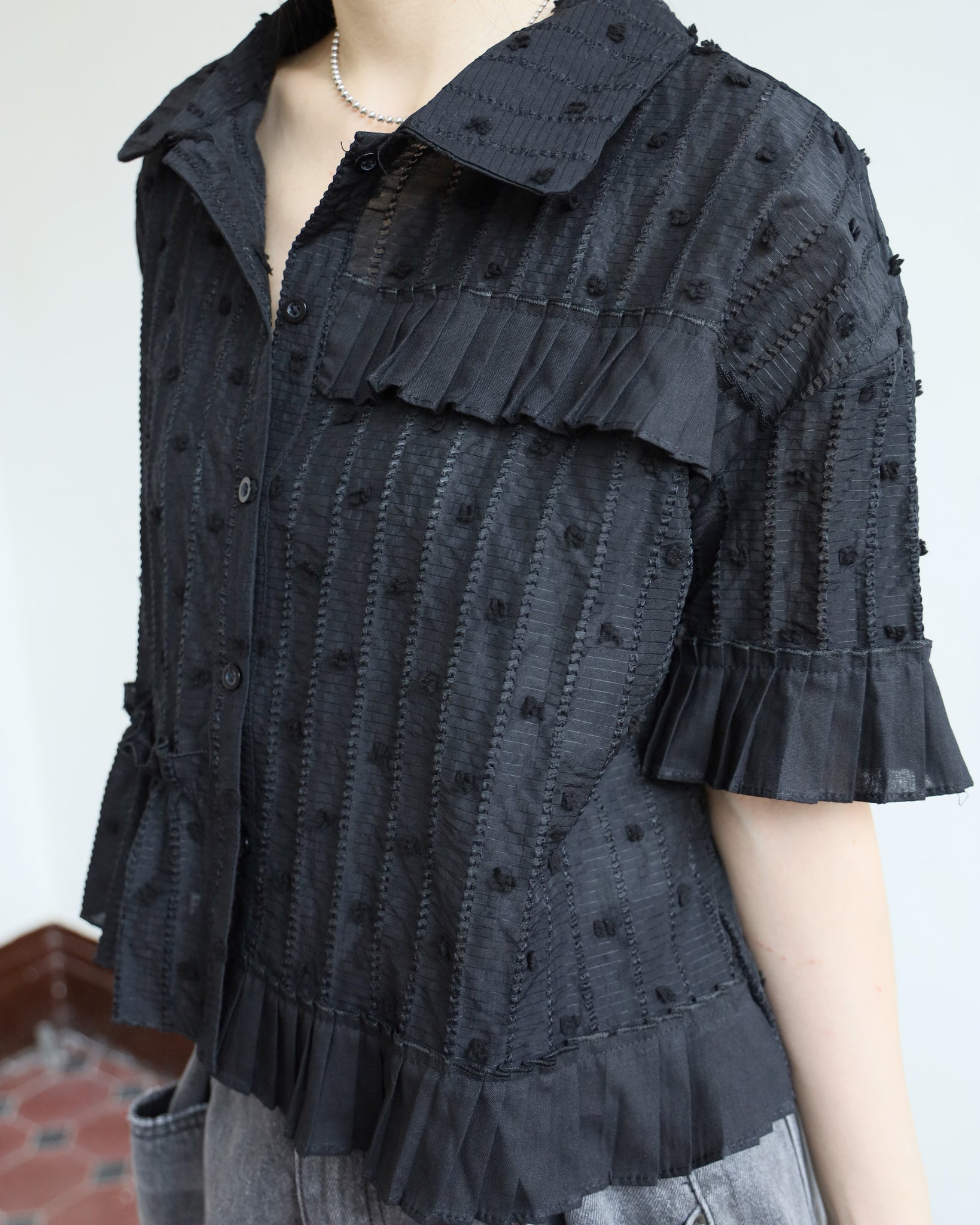 Texture Fabric Pleated Trim Top (2 colors)