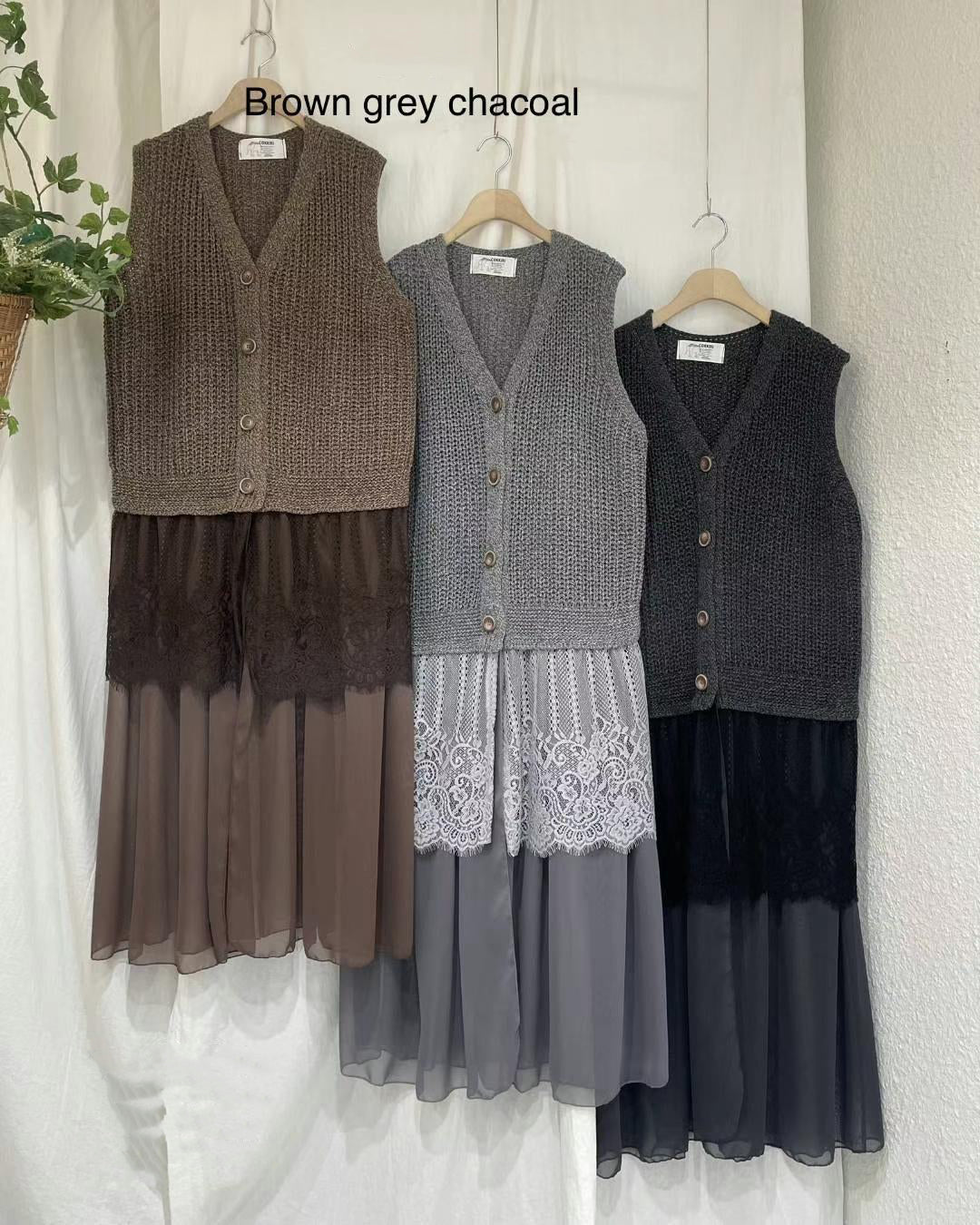 Lace & Chiffon Layer Knitted Vest (3-color)