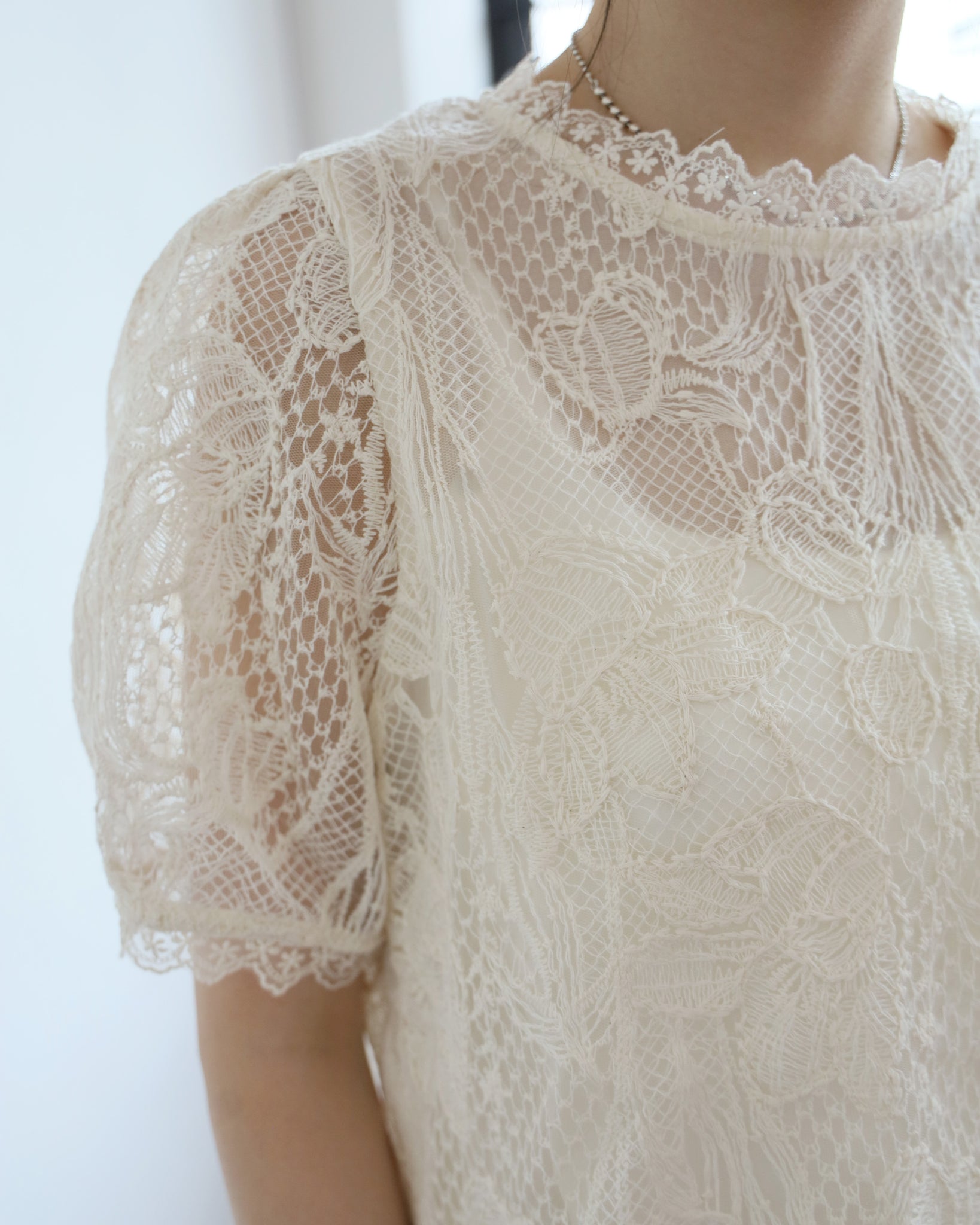 Embroidery Blouse w/ Lining