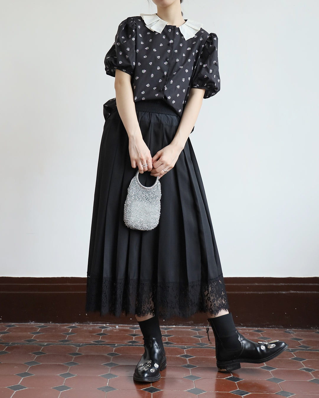 Lace Trimmed Pleated Skirt (2 color)