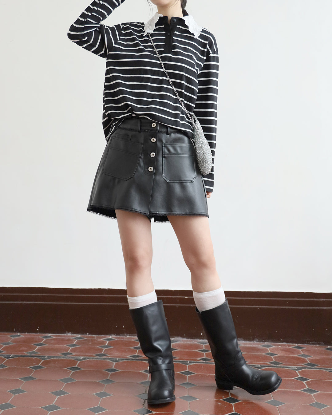 Faux Leather Pockets Shorts (2 colors | Size S-L)