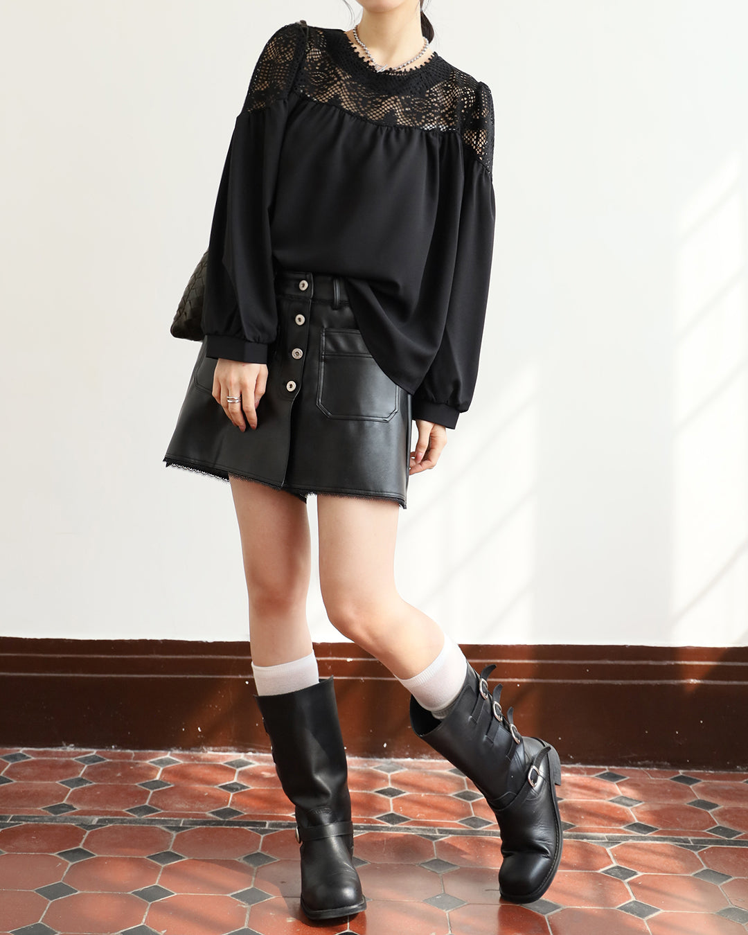 Faux Leather Pockets Shorts (2 colors | Size S-L)
