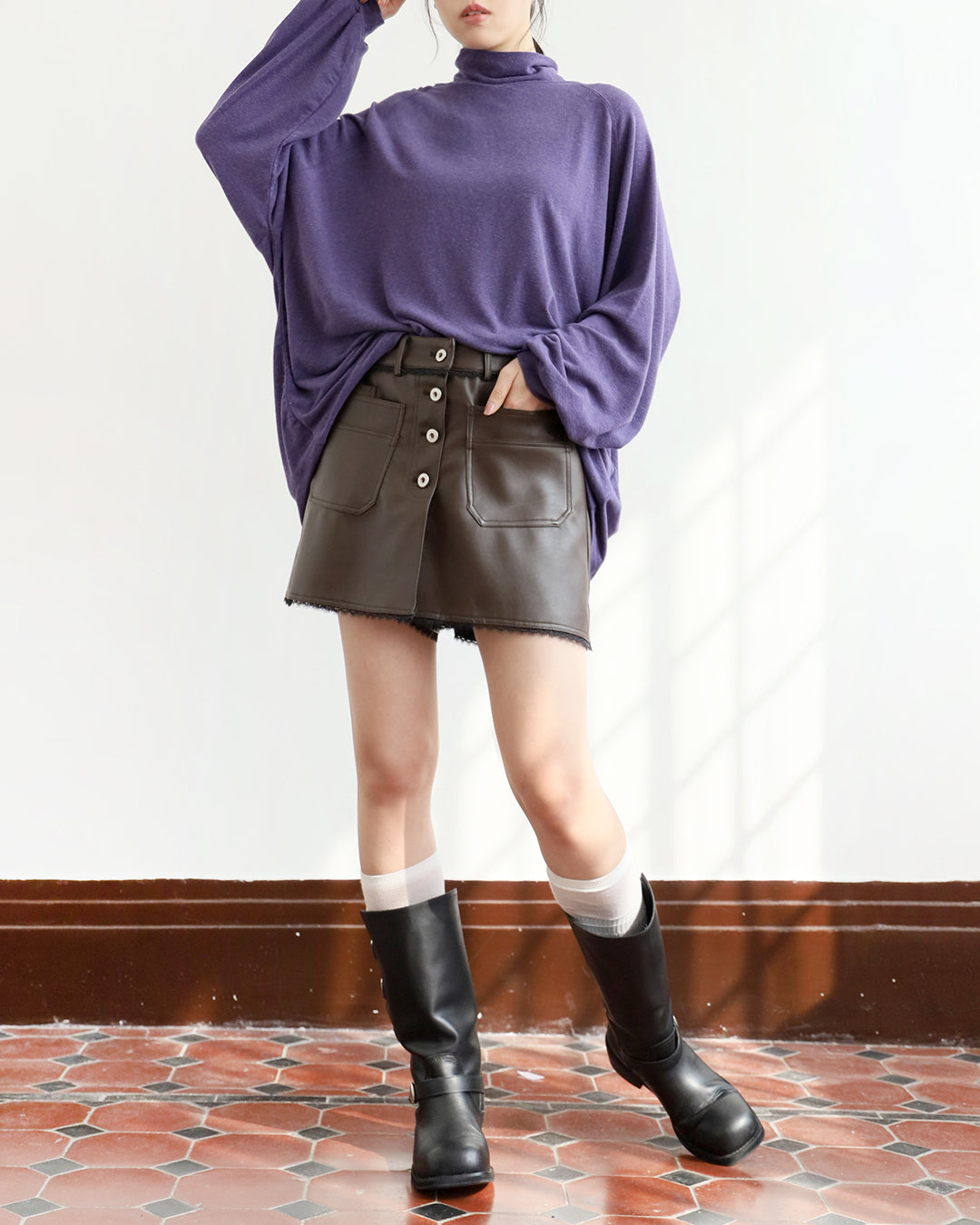 Faux Leather Pockets Shorts (2 colors | Size S-L)