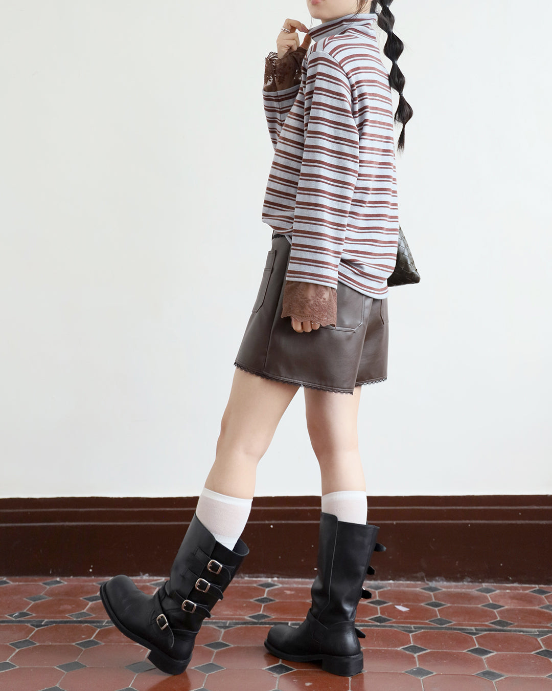 Faux Leather Pockets Shorts (2 colors | Size S-L)