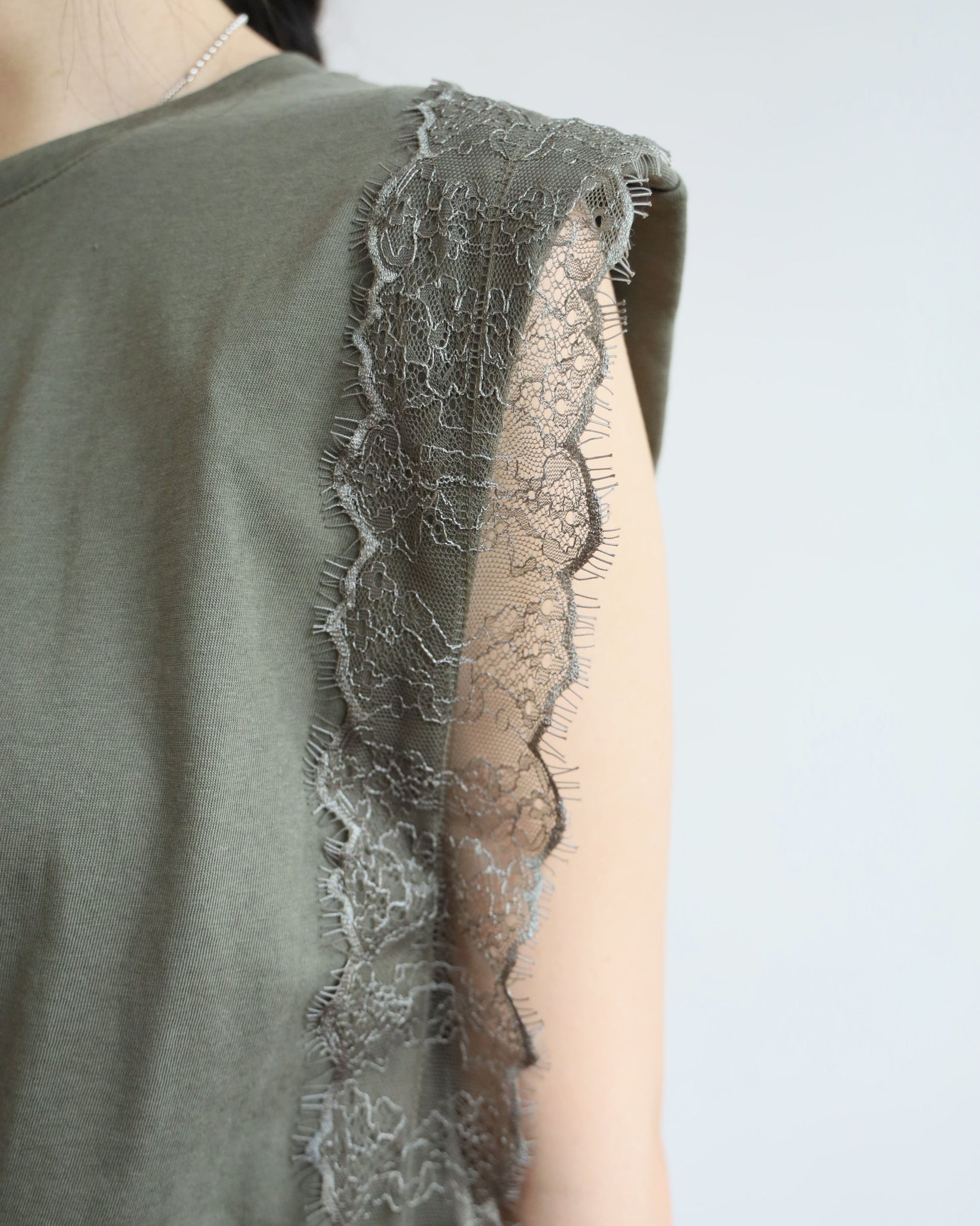 Ruched-Waist Lace Trim Vest (2 colors)