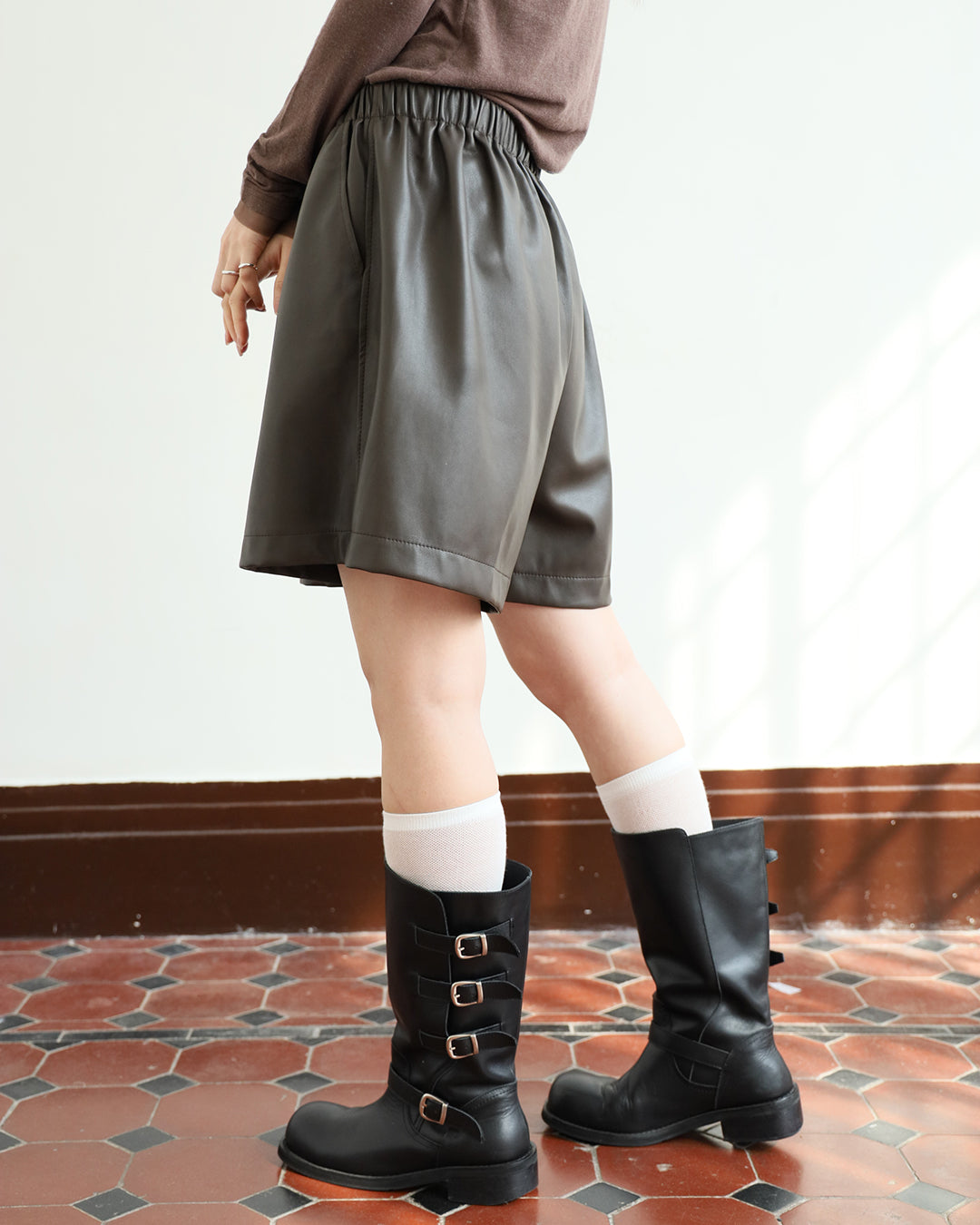 Faux Leather Shorts (2 color)