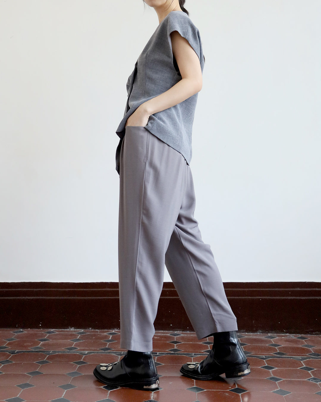 Asymmetric Vest (2 Color)