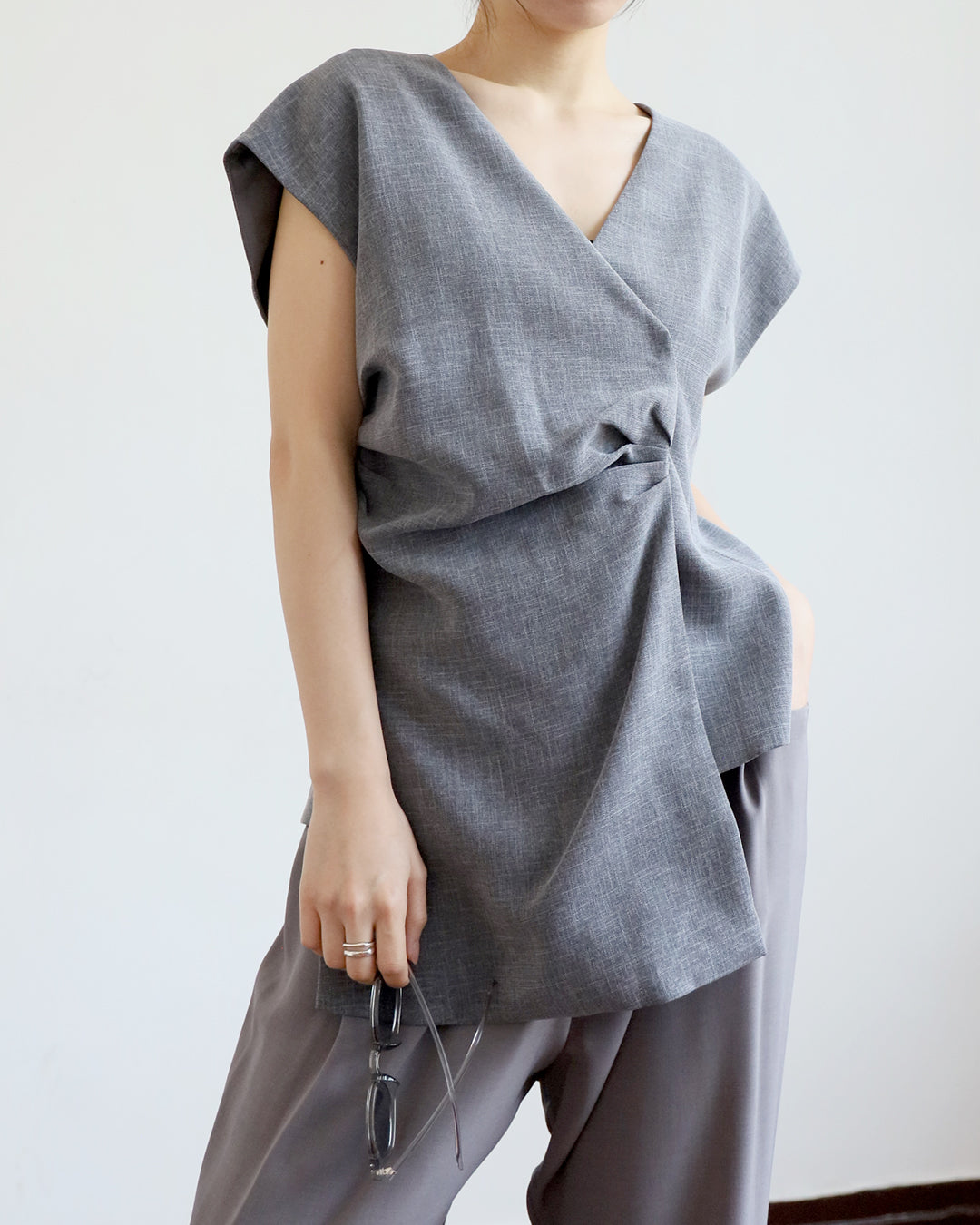 Asymmetric Vest (2 Color)