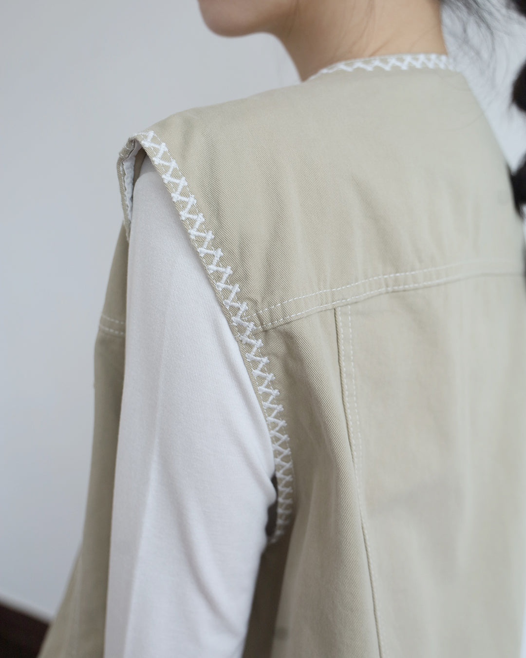 Contrast Stitch Front Pockets Vest