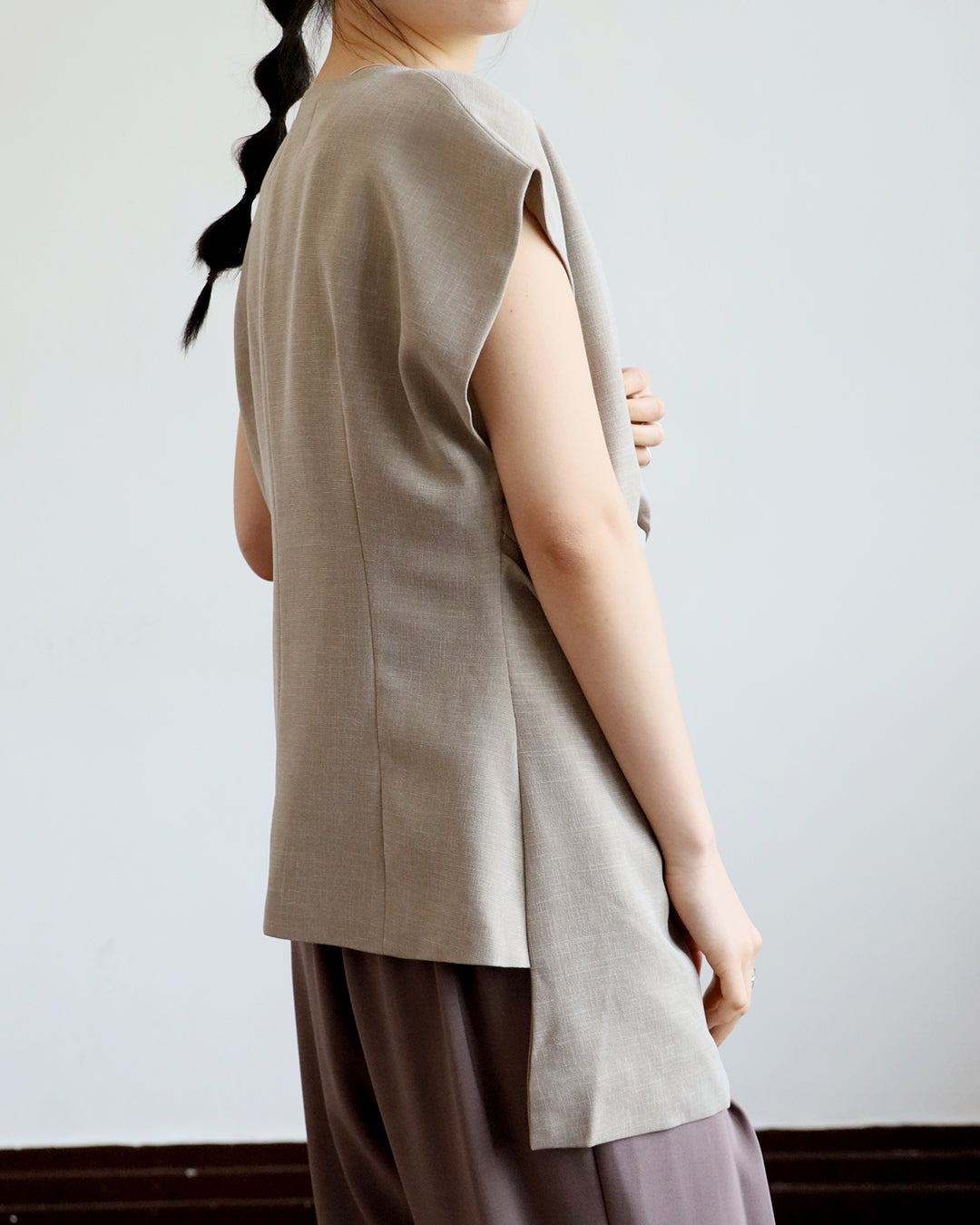 Asymmetric Vest (2 Color)