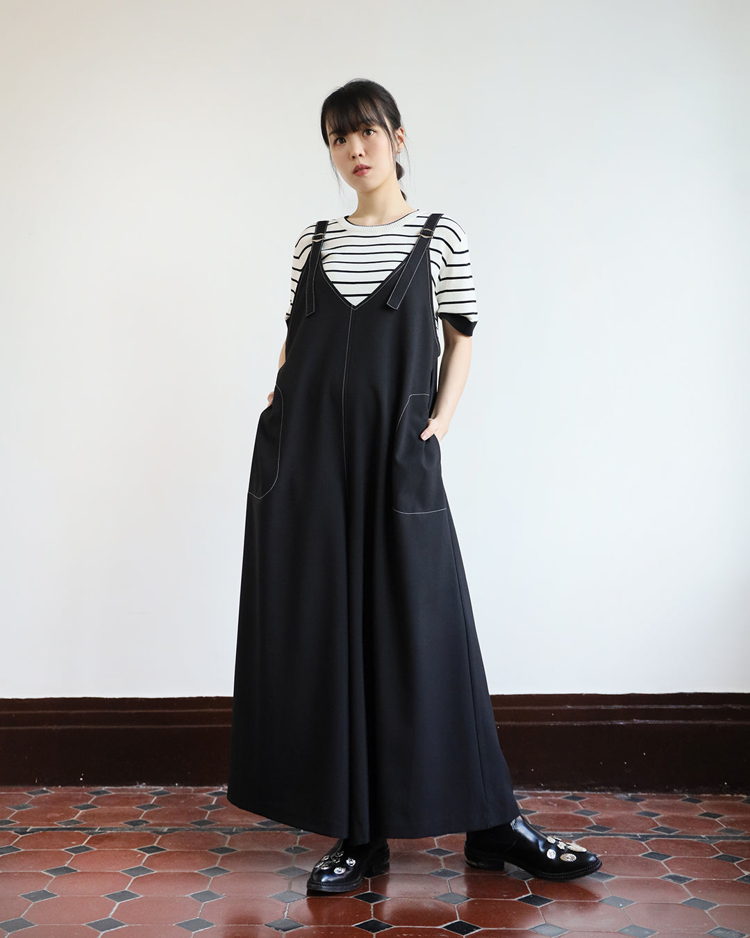 V-neck Wide Leg Jumpsuit (2 color)