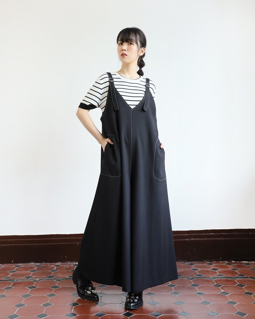 V-neck Wide Leg Jumpsuit (2 color)
