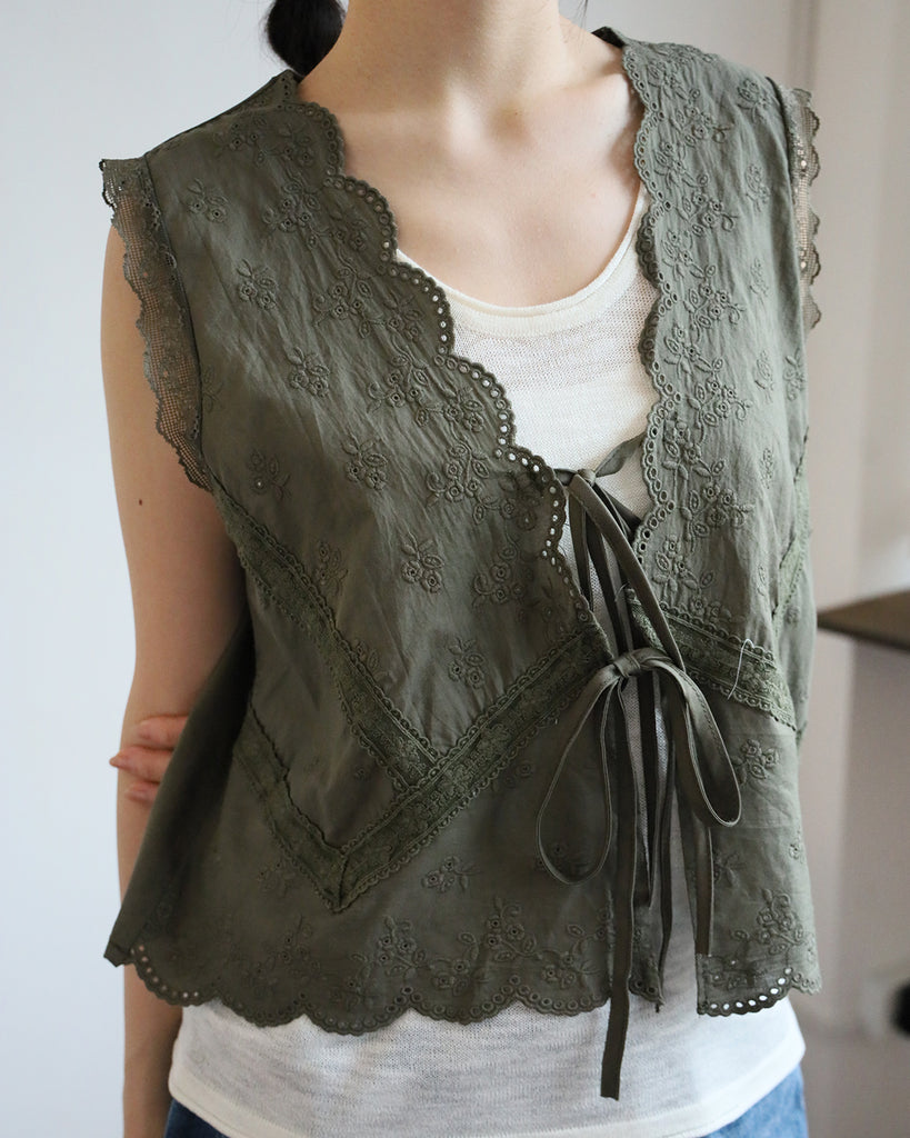 Lace Trimmed Embroidery Vest