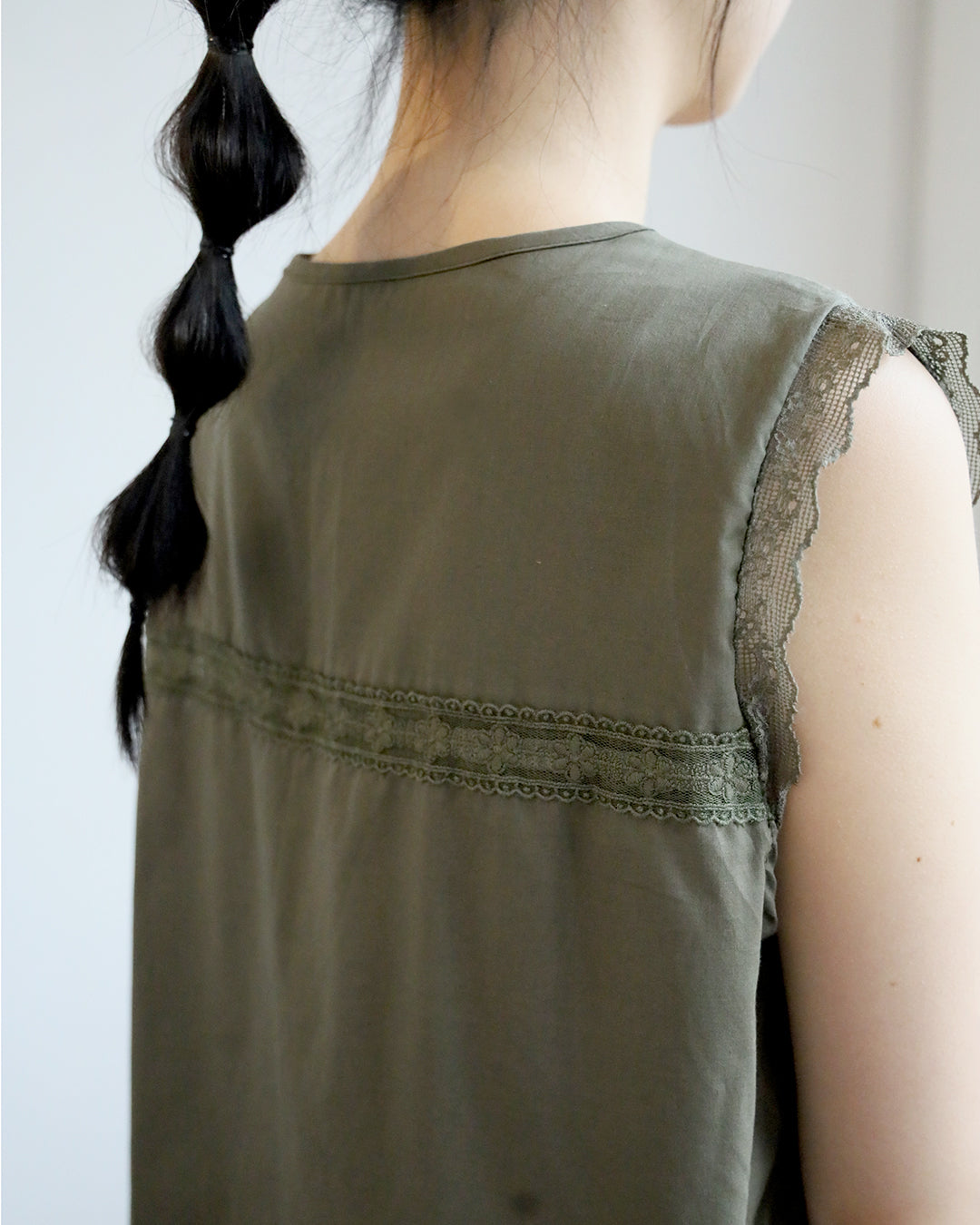 Lace Trimmed Embroidery Vest