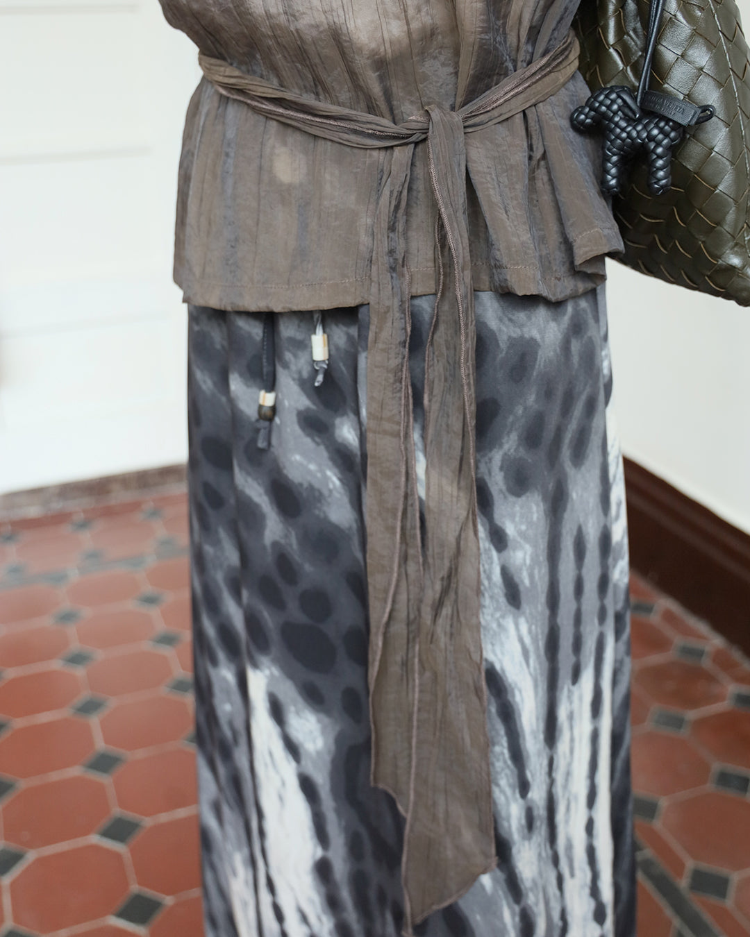 Sheer Top w/ Scarf (included inner vest) (2 colors)