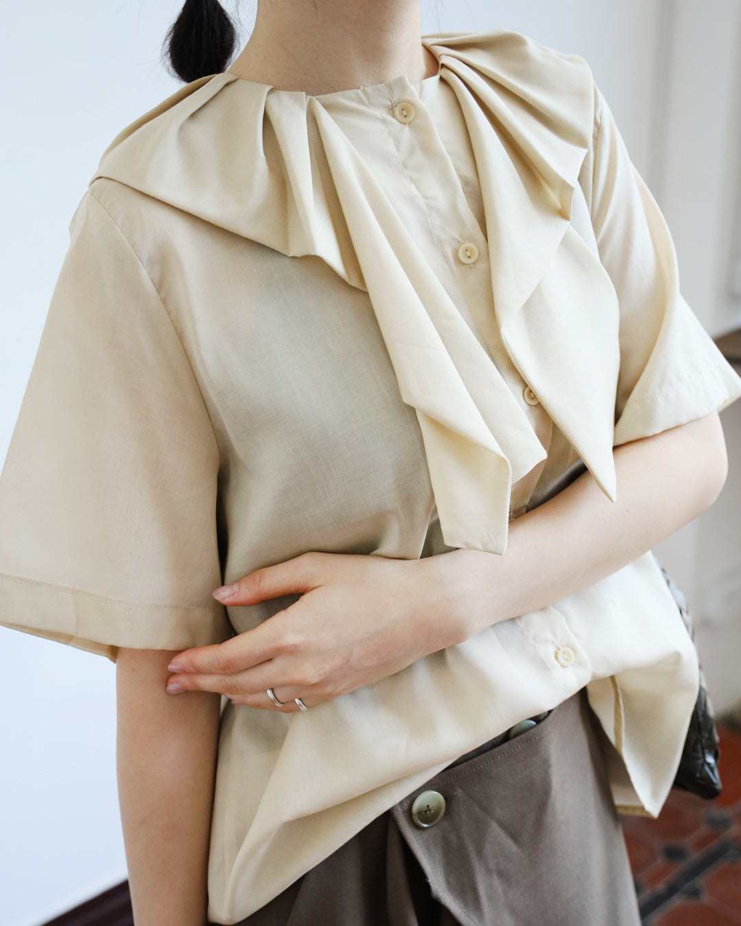 Pleated Collar Blouse (2 color)