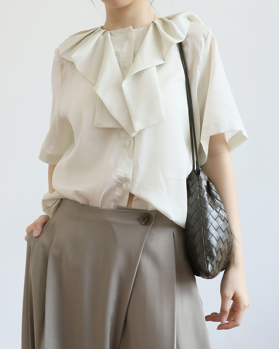 Pleated Collar Blouse (2 color)