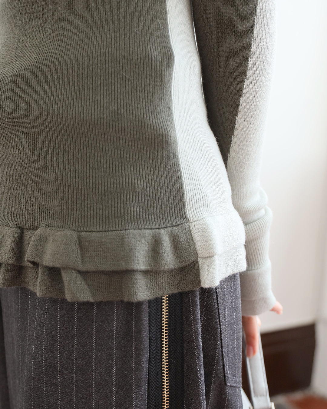 2-Tone Ruffle Hem Top (2 colors)