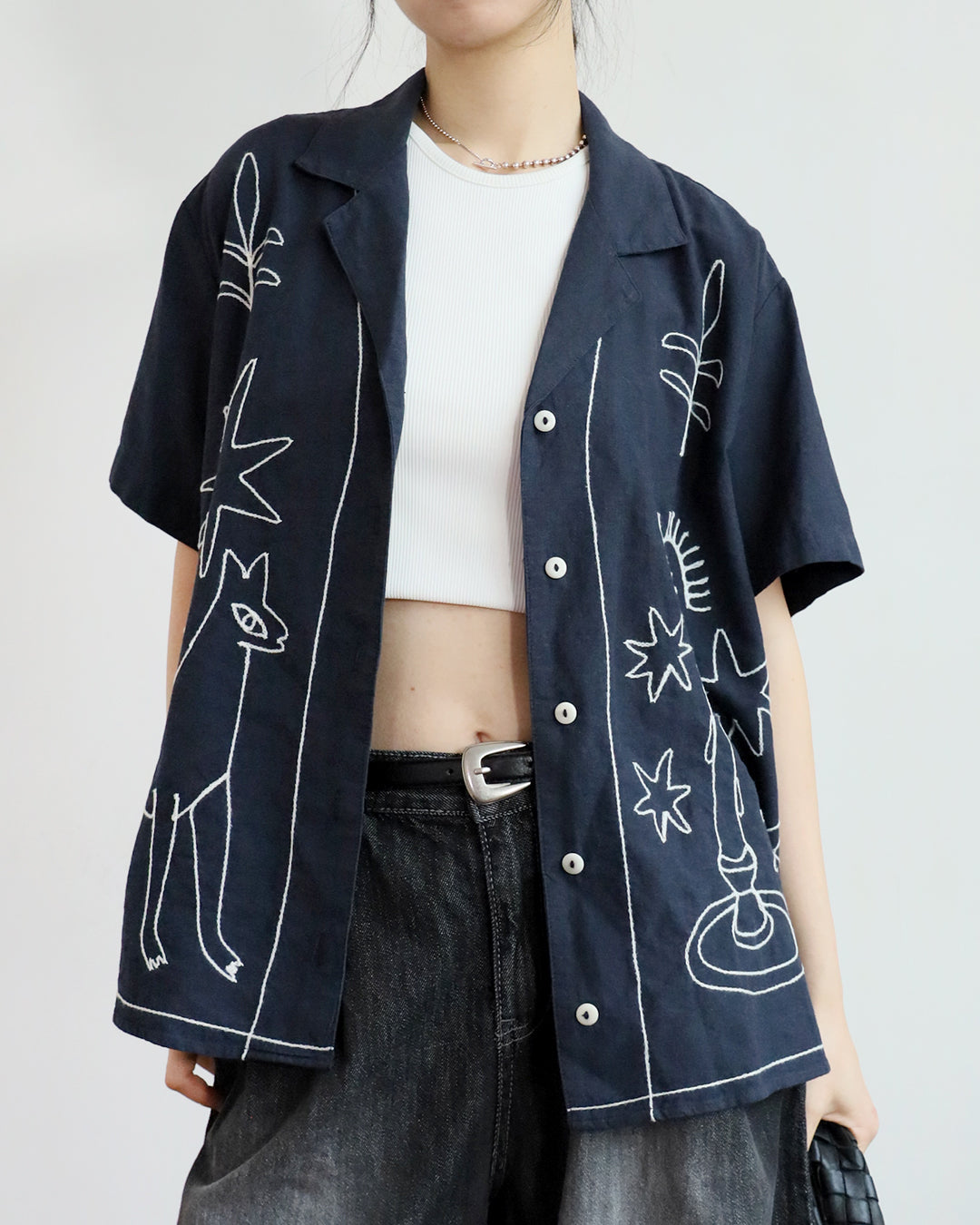 Embroidery Revere Collar Shirt  (2 Colors)