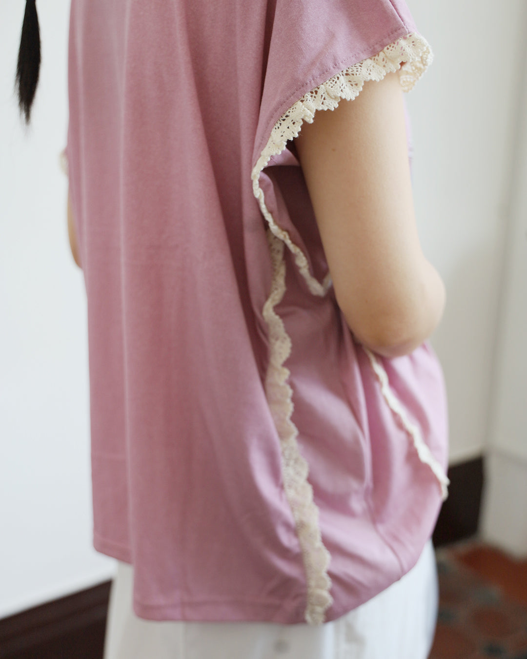 Lace Trimmed Los Angles Tee (2 colors)