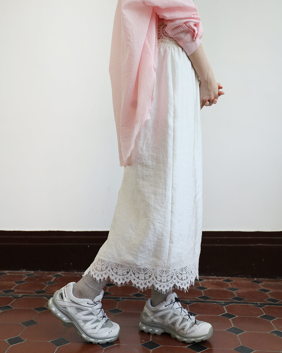 Lace Hem Pencil Skirt (2 colors)