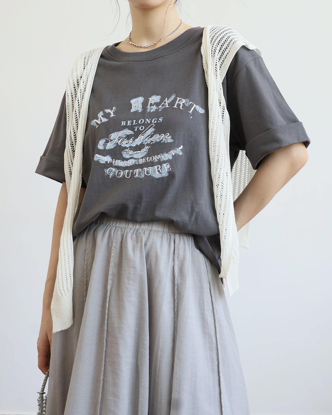 Embroidery Tee (2 colors)