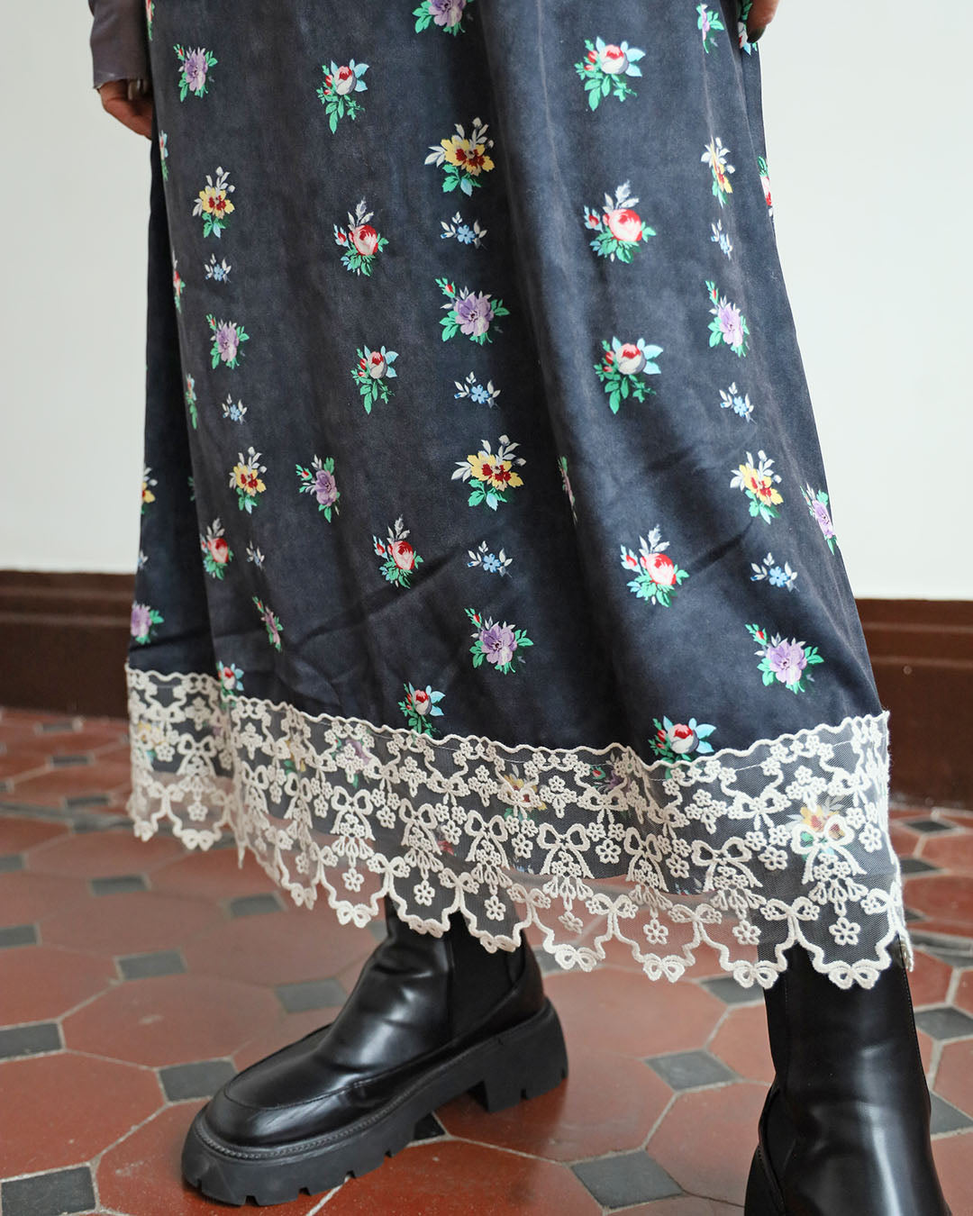 Floral Cami Dress w/ Lace Hem