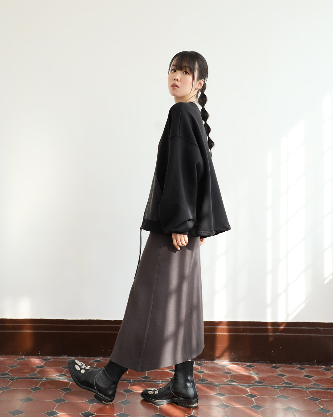 Front Pockets Sweatshirt (2 colors)