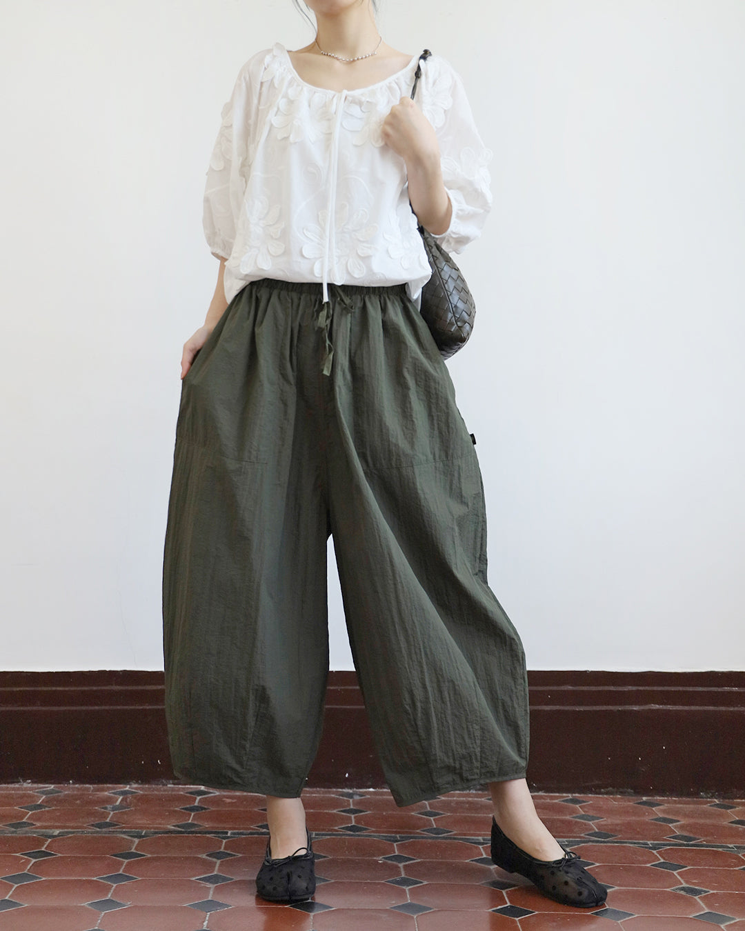 Tie Collar Embroidered Blouse