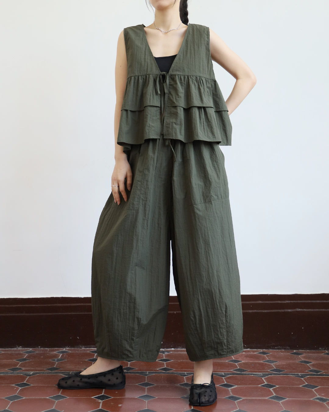 *Ruffle Layer Vest (2 Colors)