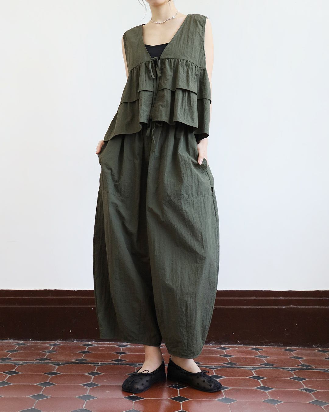 *Ruffle Layer Vest (2 Colors)