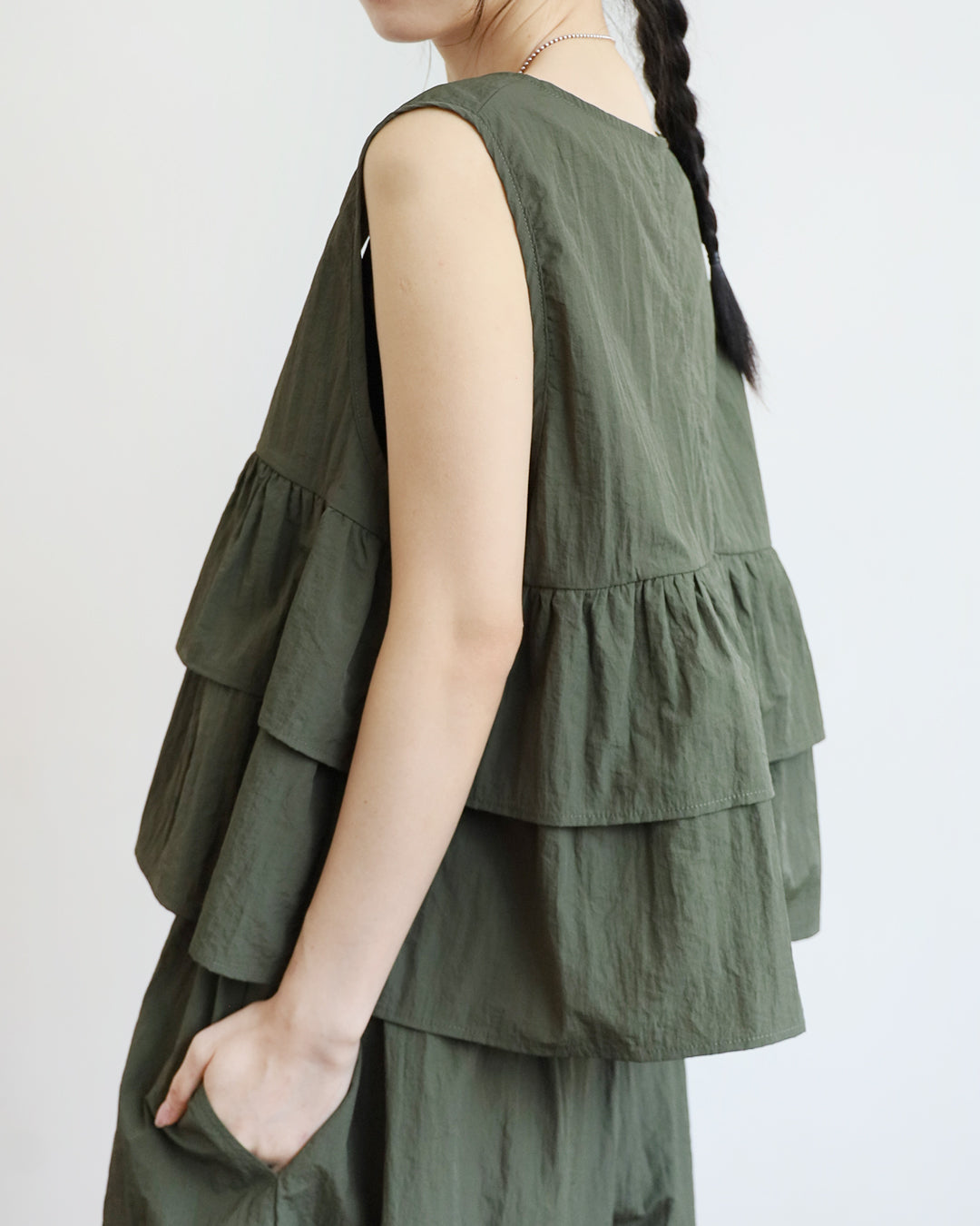 *Ruffle Layer Vest (2 Colors)