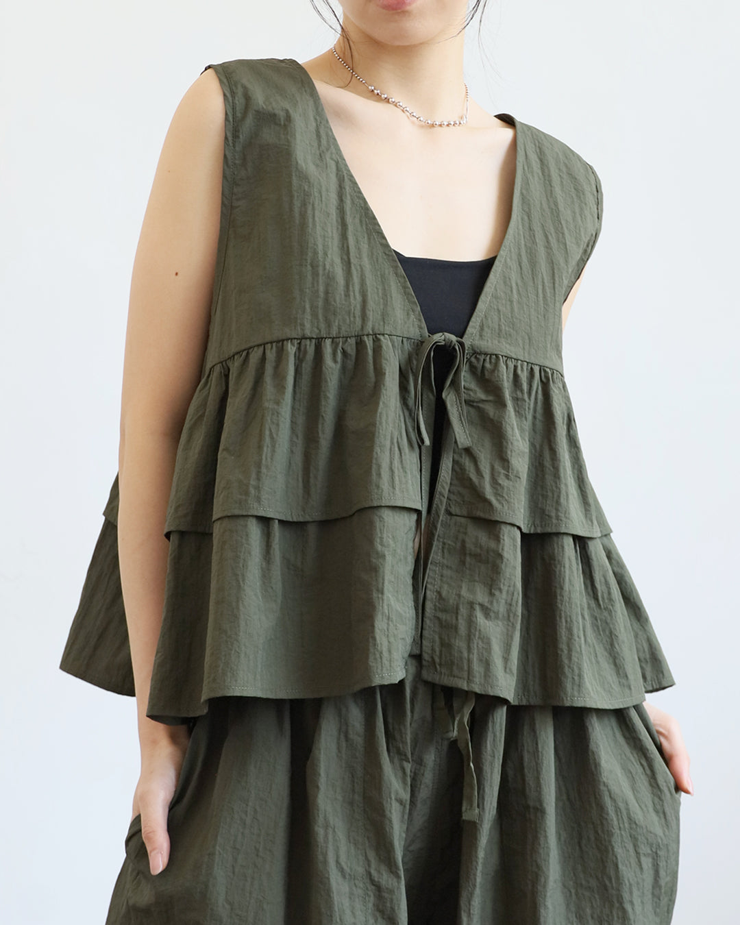 *Ruffle Layer Vest (2 Colors)