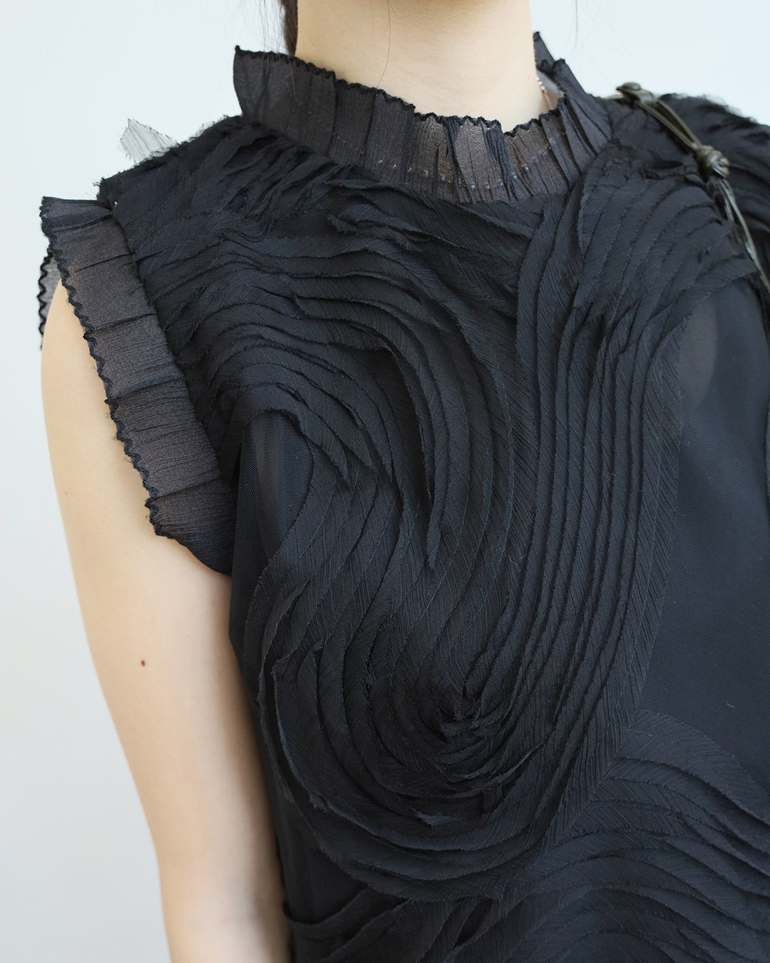 Wavy Texture Fabric Vest ( 2 Colors)