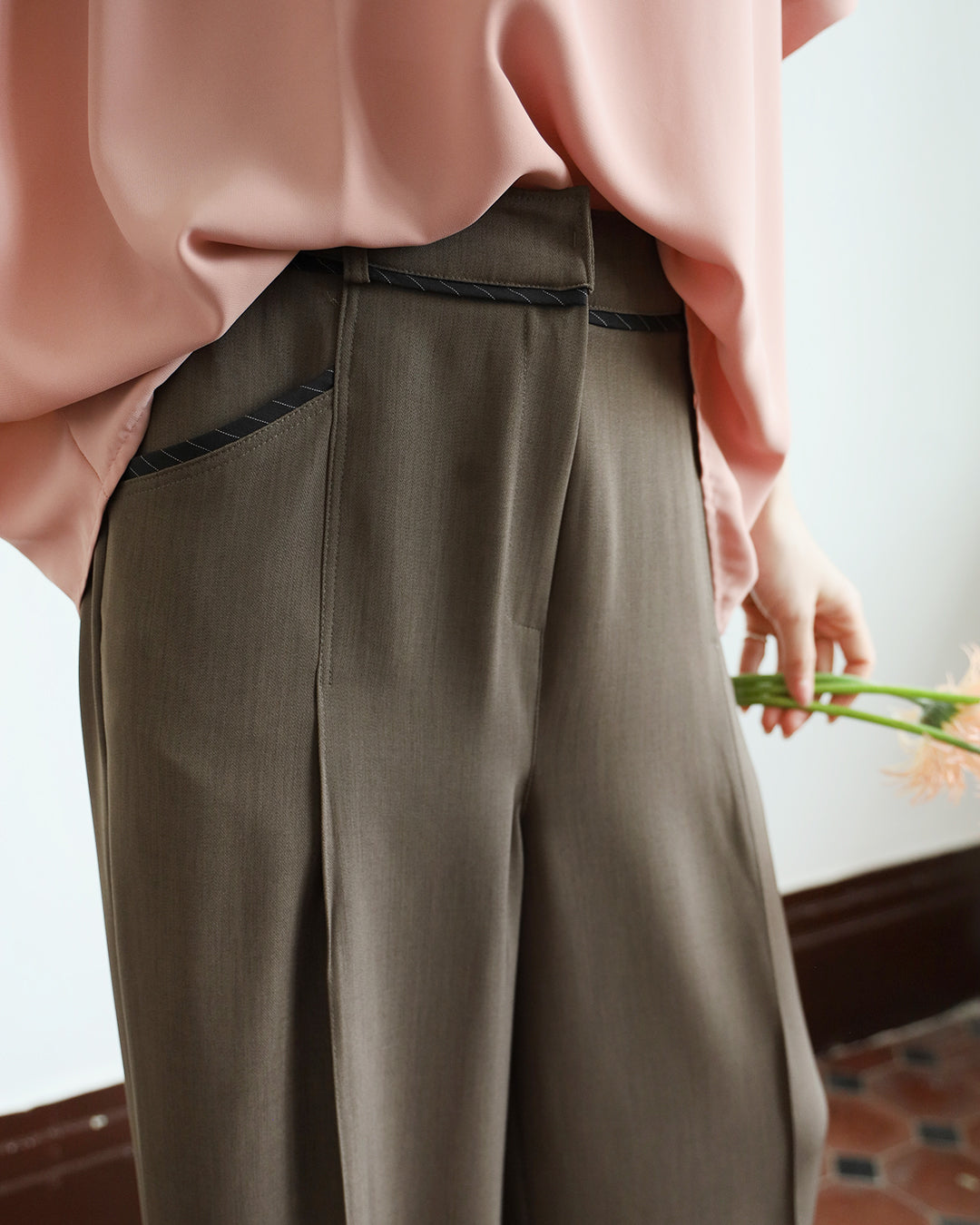 Contrast Trim Pleated Pants (3 Colors | Size S - L)