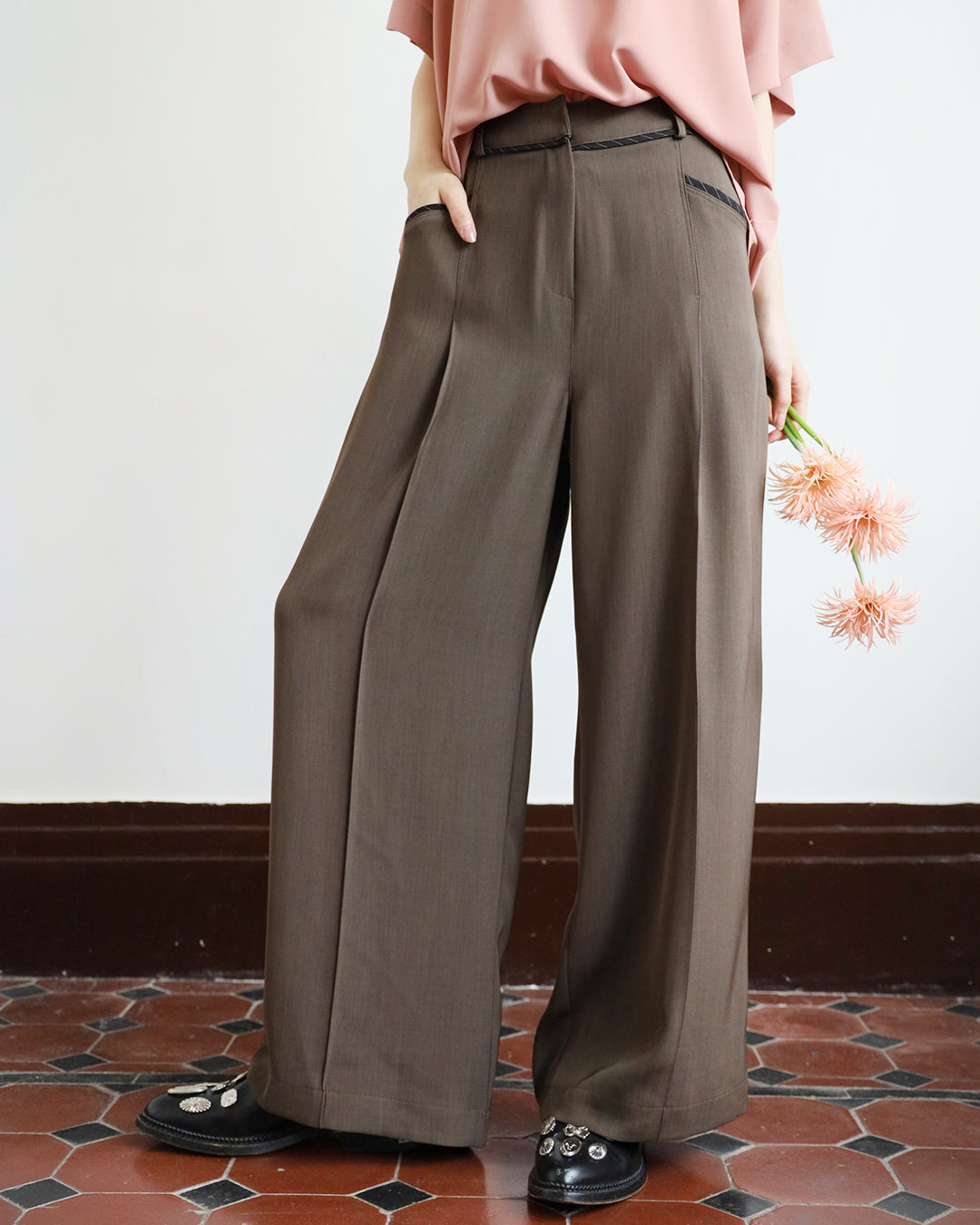 Contrast Trim Pleated Pants (3 Colors | Size S - L)