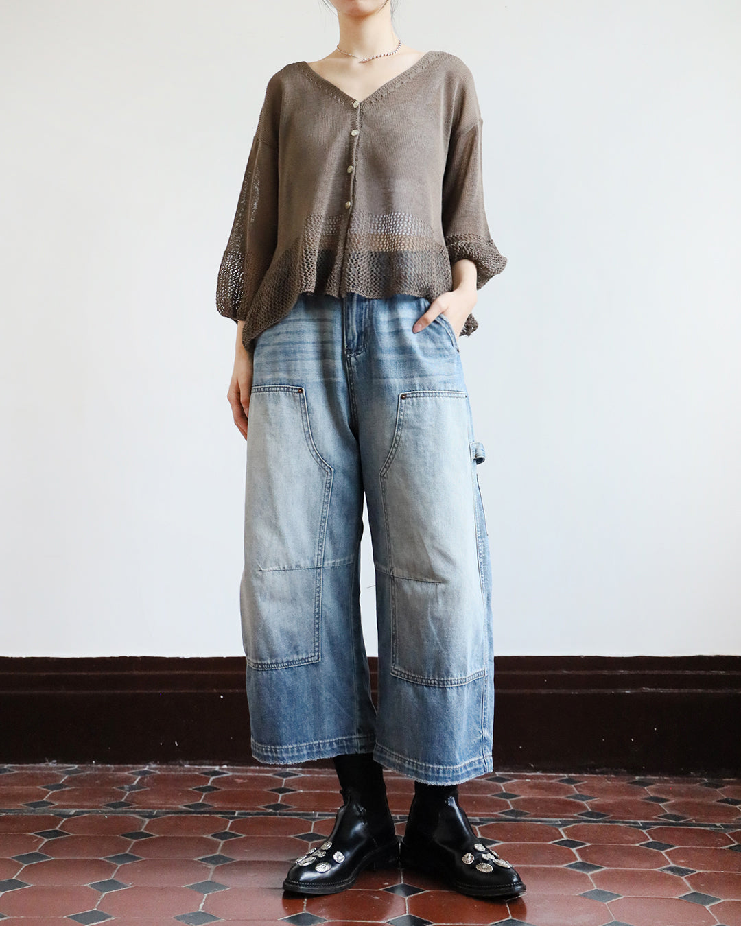 Patch-Detail Cropped Cargo Jeans (Size S-M)